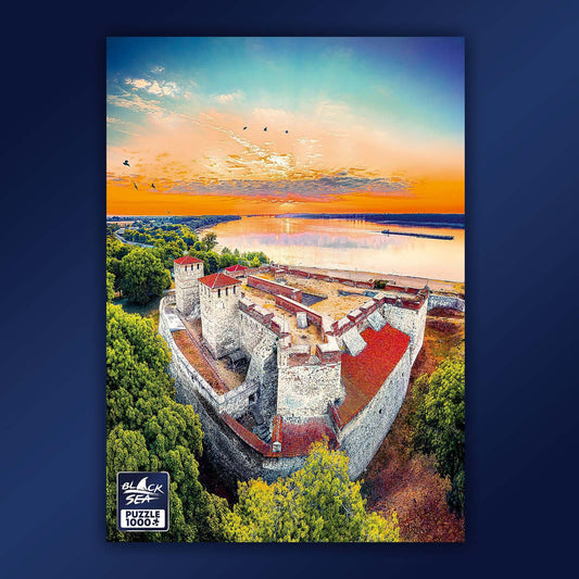 Puzzle Black Sea 1000 pieces - Baba Vida Fortress, Vladislav Terziyski is not only a photographer, he is an adventurer and a true lover of the mountain. For more than 10 years he takes up the challenge to conquer the most inaccessible places and battle th